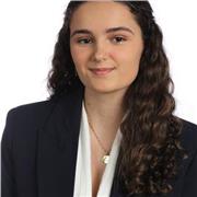 Estudiante universitaria de Derecho y ADE con pasión por los niños. Soy tranquila y responsable.