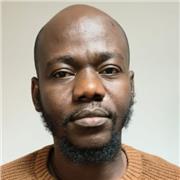 Prof de droit donne cours à la maison