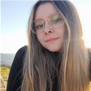 Estudiante de Administración y dirección de empresas y derecho y me ofrezco para dar clases de matemáticas o inglés al tener B2