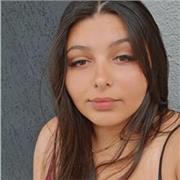 Professora de Matemática com experiência com educação infantil e estudante de pedagogia