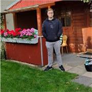 Hey, ich biete Englischkenntnisse die den Lernstoff des LKs umfassen, sowie Verständnishilfe für naturwissenschaftliche Themen