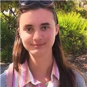 Soy licenciada en filología inglesa e invito a todos los interesados en aprender y/o practicar este idioma. Tengo experiencia en la impartición de las clases particulares a alumnos de diferentes edades y orígenes
