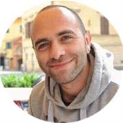 Sviluppatore C# ed esperto di SQL Server con oltre 20 anni di esperienza. Propone lezioni personalizzate per studenti e consulenza