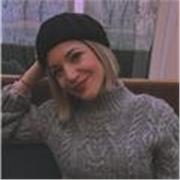 Insegnate, impartisce lezioni di matematica e fisica