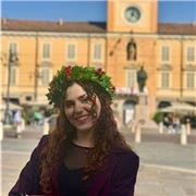 Laureata magistrale in biotecnologie impartisce lezioni di biologia e materie scientifiche