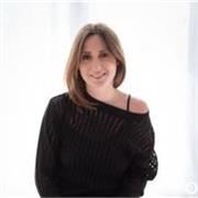 Professeure de français donne des cours de français pour collégiens et lycéens