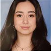 Soy una estudiante universitaria con una experiencia de 2 años trabajando en extraescolares de inglés y manualidades. 
