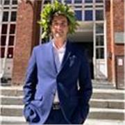 Dottore in economia aziendale, si rende disponibile a fare ripetizioni in ambito economico e di lingua italiana