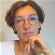 Prof en ligne donne des cours de soutien scolaire