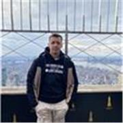 Profesor titulado en educación y seguimiento del aprendizaje