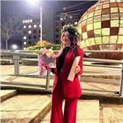 Sono laureata in Psicologia e mi piace molto insegnare e trasmettere tutto ciò che più mi ha appassionato durante il mio percorso di studio.