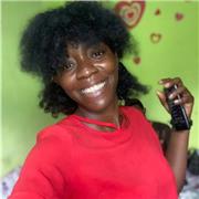 Professeur particulier donnant cours aux étudiants