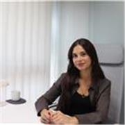 Profesora titulada en psicología con experiencia en la práctica clínica, lo que permite llevar la teoría la práctica.