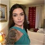 Gran mano con los niños pequeños y bebés
Bilingüe en inglés