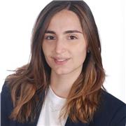 Soy graduada en bioquímica y doy clases de química o biología y bioquímica a estudiantes de todos los niveles, desde la E.S.O hasta bachillerato.