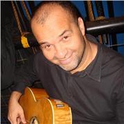 Professor de baixo elétrico e acústico