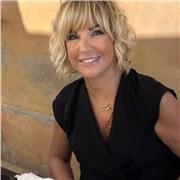 Insegnante di italiano e latino impartisce lezioni private per studenti di liceo e professionali