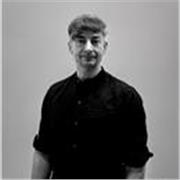 Profesjonalny nauczyciel (CELTA, DELTA, dyplom nauczyciela ) i coach (MA in Positive Psychology and Coaching) promujący autonomię.