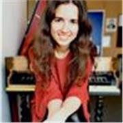 Titulada en Educación Musical en los
Países Bajos ofrece clases (presencial y
online) de piano, clave, solfeo y teoría
musical