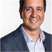 Profesor en liderazgo corporativo enfocado en posturas ejecutivas, en comunicacion interpersonal, en aptitudes estrategicas.