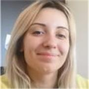Ragazza di 28 anni con approfondita conoscenza italiana e livello B2 in inglese offre lezioni di italiano