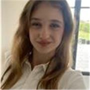 Englisch-Nachhilfelehrerin für Schüler vom 1. Schuljahr bis zum 10. Schuljahr