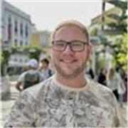Hola, soy brasileño y vivo parte de mi vida en Málaga mientras realizo parte de mi doctorado en Biología aquí.