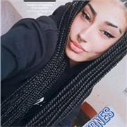 soy Alma, tengo 22 años, soy una persona muy amable y educada y estoy interesada en dar clases de lengua a niños/as de primaria y primero de la E.S.OTengo experiencia en dar clases ya que tengo una hermana pequeña que cursa 3 de la E.S.O y llevo ayu