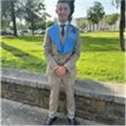 Profesor de educación primaria apto para dar clase a cualquier ciclo.