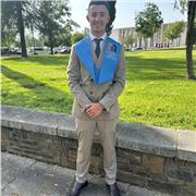 Profesor de educación primaria apto para dar clase a cualquier ciclo.