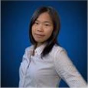 Mental Coach, die Menschen dabei unterstützt, Probleme neu zu rahmen und ihren eigenen Lebensweg zu gestalten.