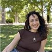 Profesora de inglés de enseñanza secundaria especializada en impartir clases a niños y adultos. Modalidad presencial u online