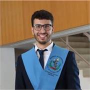 Graduado en Estudios ingleses con dos máster en educación