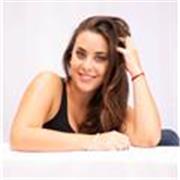 En mis Clases de Canto te invito a descubrir juntos el dominio de tu voz, cuerpo, emoción e interpretación como un todo