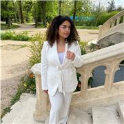 Je suis une jeune étudiante pouvant donner des cours de :histoire géopolitique sciences politiques, SES, histoire, anglais