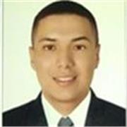 Profesor con la disposición de dictar clases a personas de todas las edades