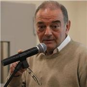 Professore di Matematica e Fisica impartisce lezioni di Matematica e Fisica