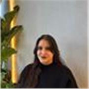 Profesora de Inglés con experiencia en clases para niños, adolescentes y adultos