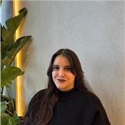 Profesora de Inglés con experiencia en clases para niños, adolescentes y adultos