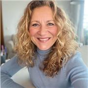 De inteligencia emocional, establecimiento de objetivos, mediación, comunicación empática, empleabilidad, orientación