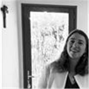 Je serai ravie de vous aider ! 
Ayant passer un an en Angleterre je suis à l’aise avec l’anglais. 
Cours en Visio de préférence 