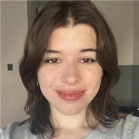 Studentessa con livello c2 di inglese impartisce lezioni private a studenti di elementari, medie e primo triennio superiori