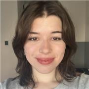 Studentessa con livello C2 di inglese impartisce lezioni private a studenti di elementari, medie e primo triennio superiori