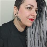 Artesana con mucha experiencia imparte curso online de modelado en arcilla polimérica, aprende a realizar joyas y accesorios