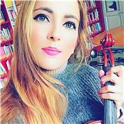 Violinista Laureata al Conservatorio di Milano si rende disponibile per lezioni Online. Tutte le età/livelli. Violino Classico e/o Moderno