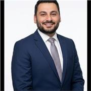 Qualifizierter Englischlehrer mit Bachelorabschluss und Erfahrung im Masterstudium bietet effektiven Unterricht