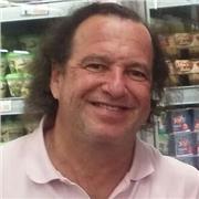 Profesor de Marketing imparte clases de Marketing I y Marketing II