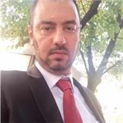 Insegnante di diritto di Scuola Secondaria disponibile a fornire lezioni private, anche on line, a studenti universitari.