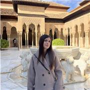 Soy una estudiante de filología hispánica en la UV, imparto clases de valenciano y castellano