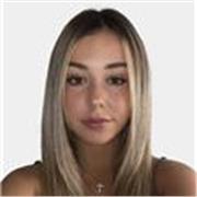 Profesora de ciencias para niños de diferentes edades 